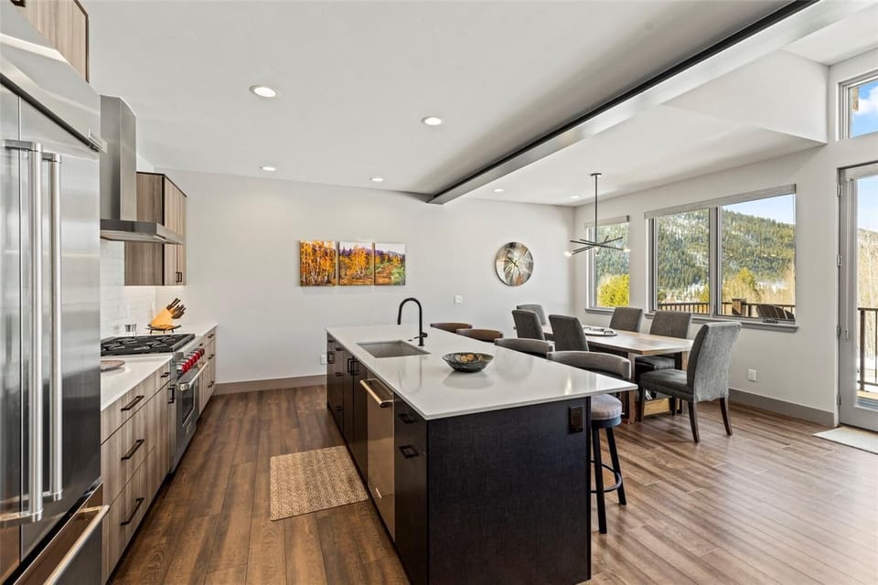 House, Multiple Beds (Keystone Sanctuary 4 Bed 5 Bath HTTH) | Private kitchen