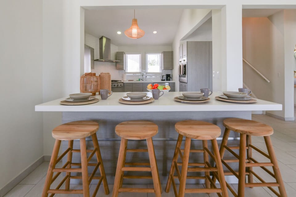 A stylish bar perfect for breakfast
