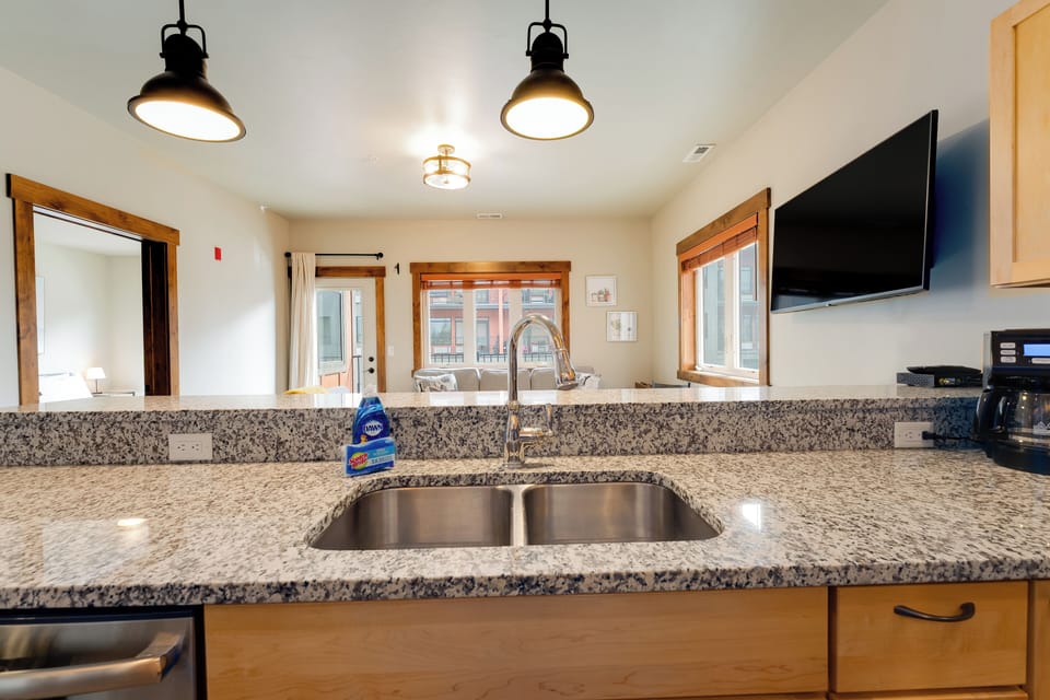A kitchen perfect for hosting and cooking together | Interior