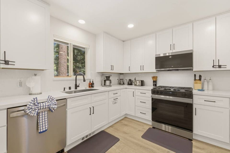 Remodeled and fully stocked kitchen