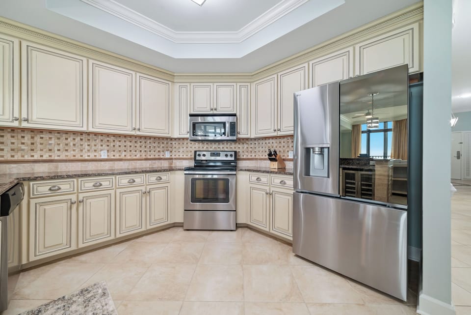 Spacious kitchen