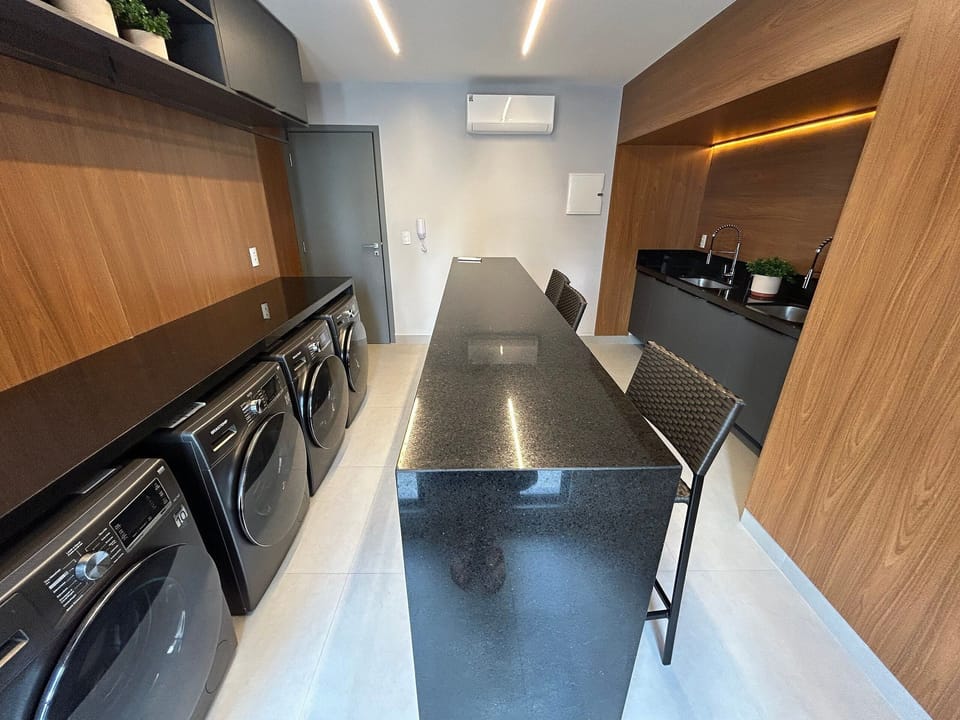 Economy Studio, 1 Double Bed, Non Smoking, Microwave | Interior