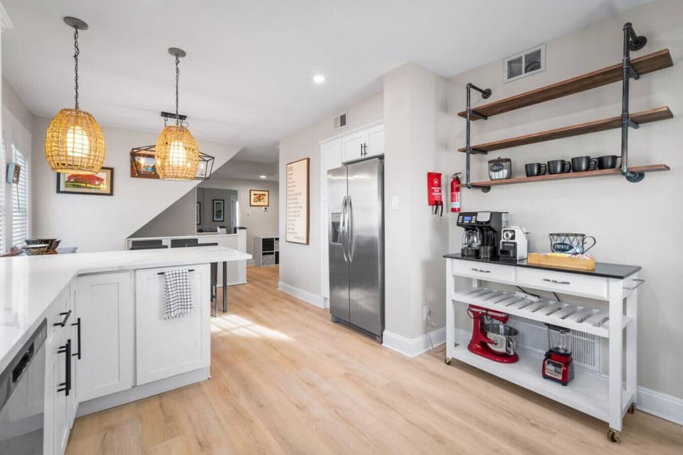 Beautiful Fully Equipped Kitchen