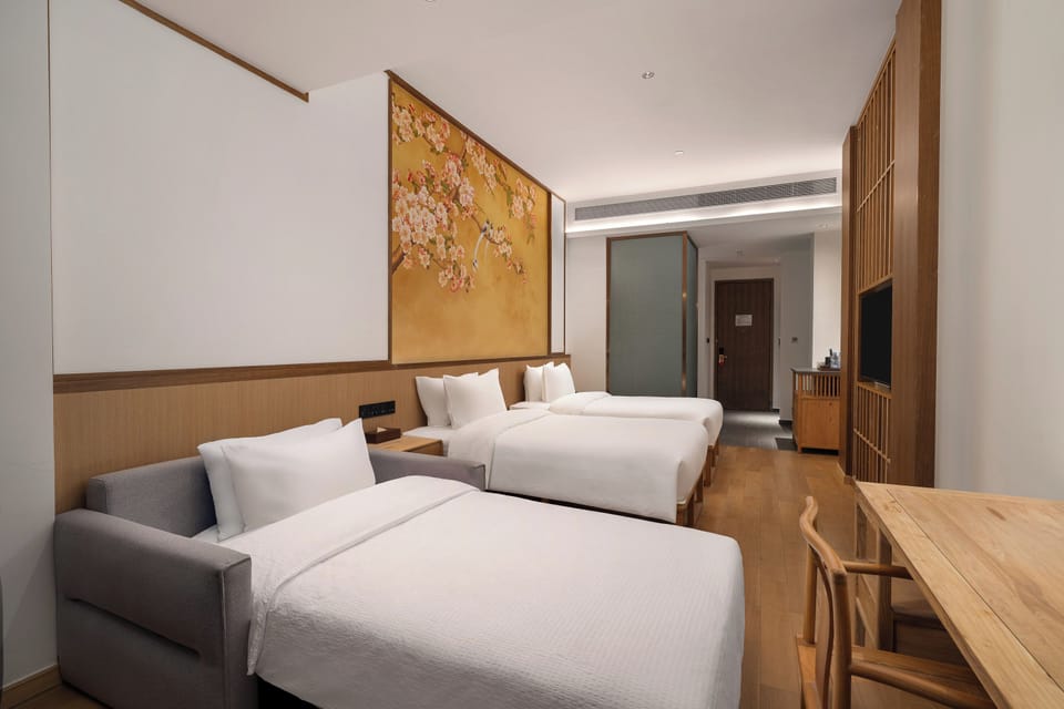 Superior Single Room | Desk, laptop workspace, WiFi (free)