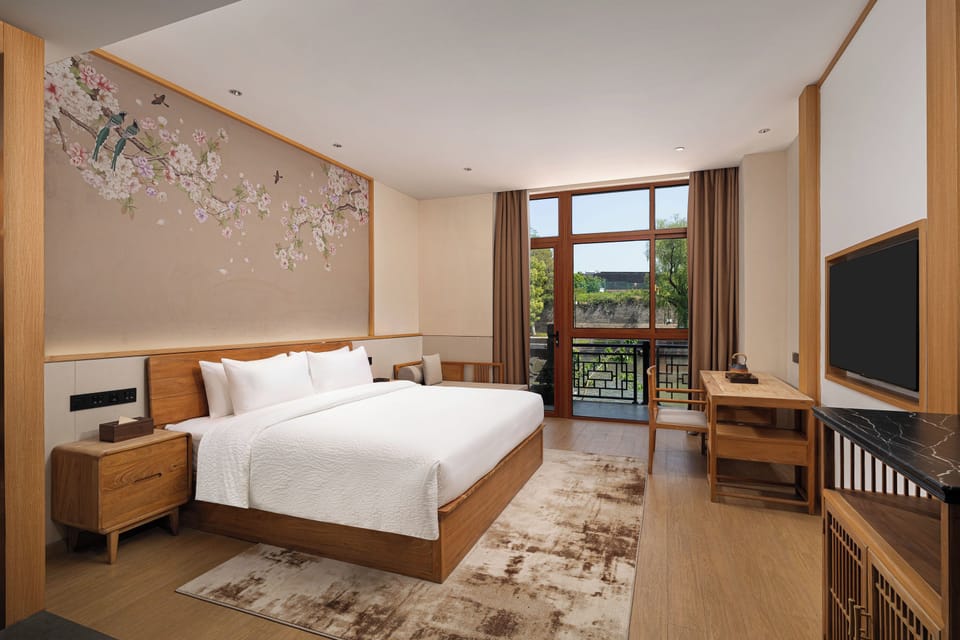 Superior Single Room | Desk, laptop workspace, WiFi (free)