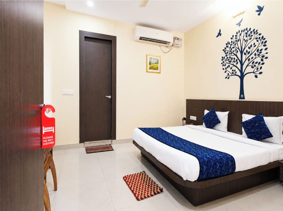 Hypo-allergenic bedding, desk, soundproofing, free WiFi