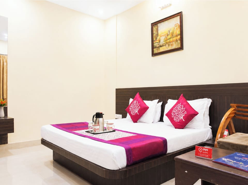 Hypo-allergenic bedding, desk, soundproofing, free WiFi