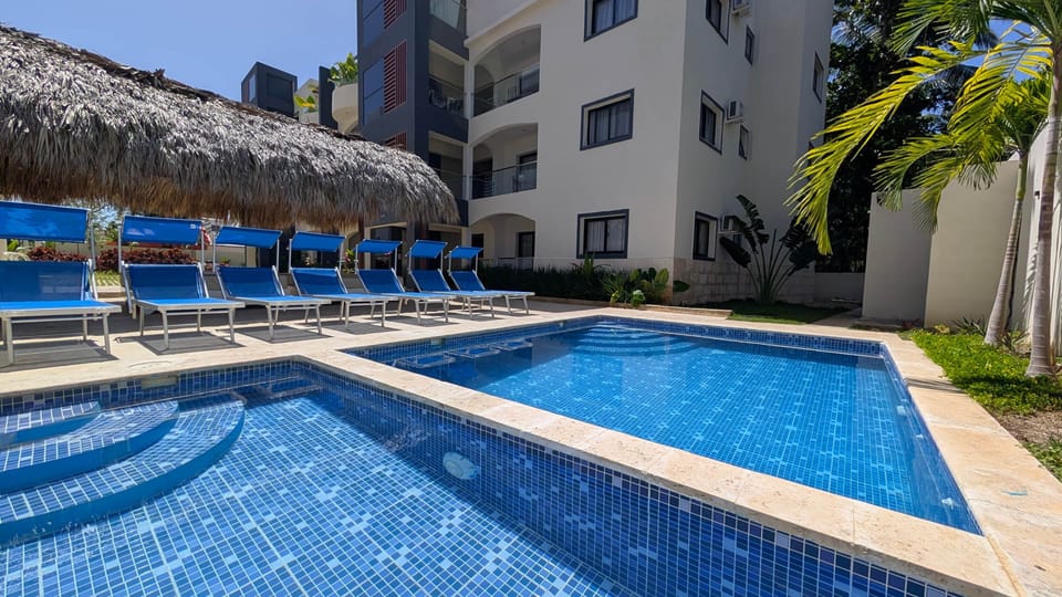 Cana Life Breeze Los Corales Residences Pool