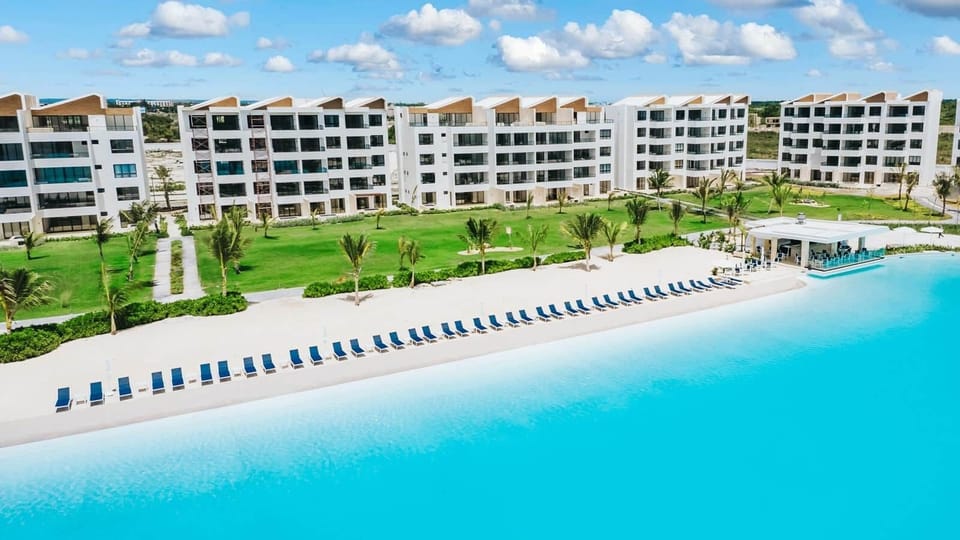 Cana Life Luxury Crystal Collection Lagoon