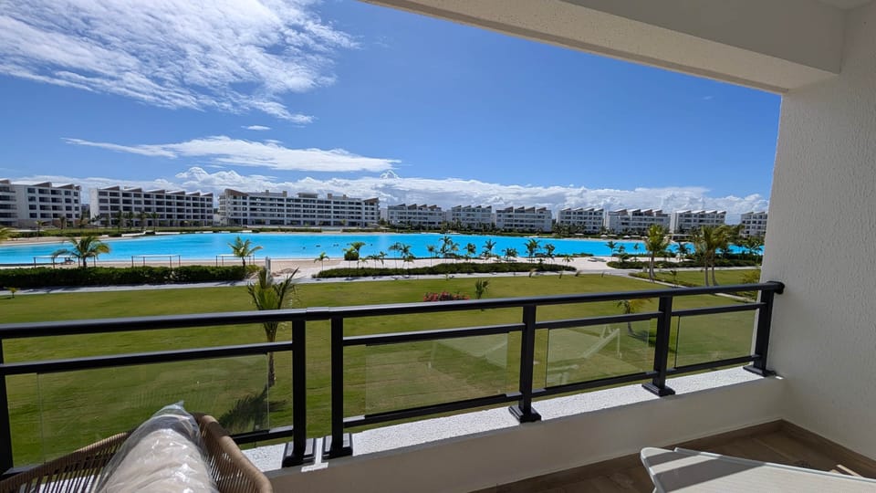 Cana Life Luxury | City Beach -Pool View Balconly