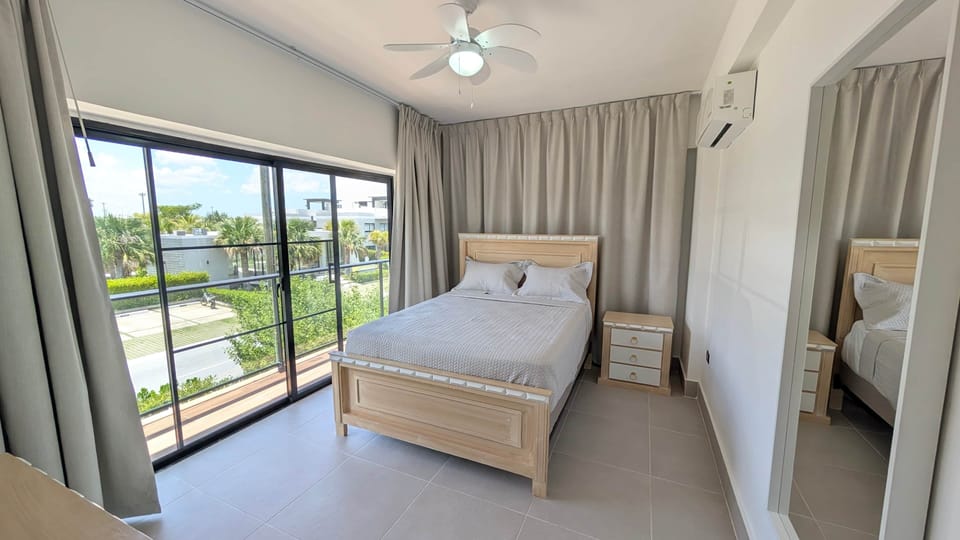 Cana Life Luxury | Vista Golf Villa Bedroom 1