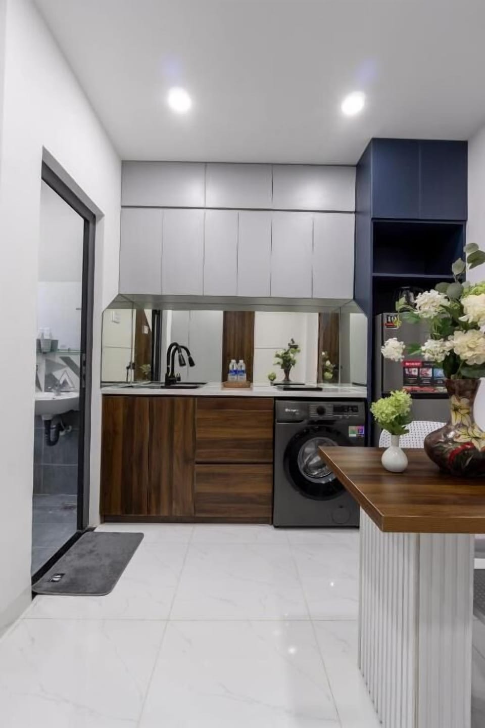 Apartment, Patio, Courtyard View | Private kitchen | Fridge, stovetop, cookware/dishes/utensils