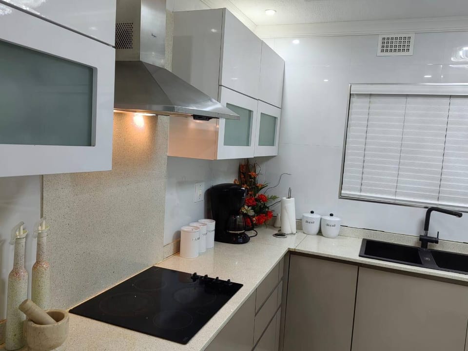 House, 3 Bedrooms, Accessible, Smoking | Interior