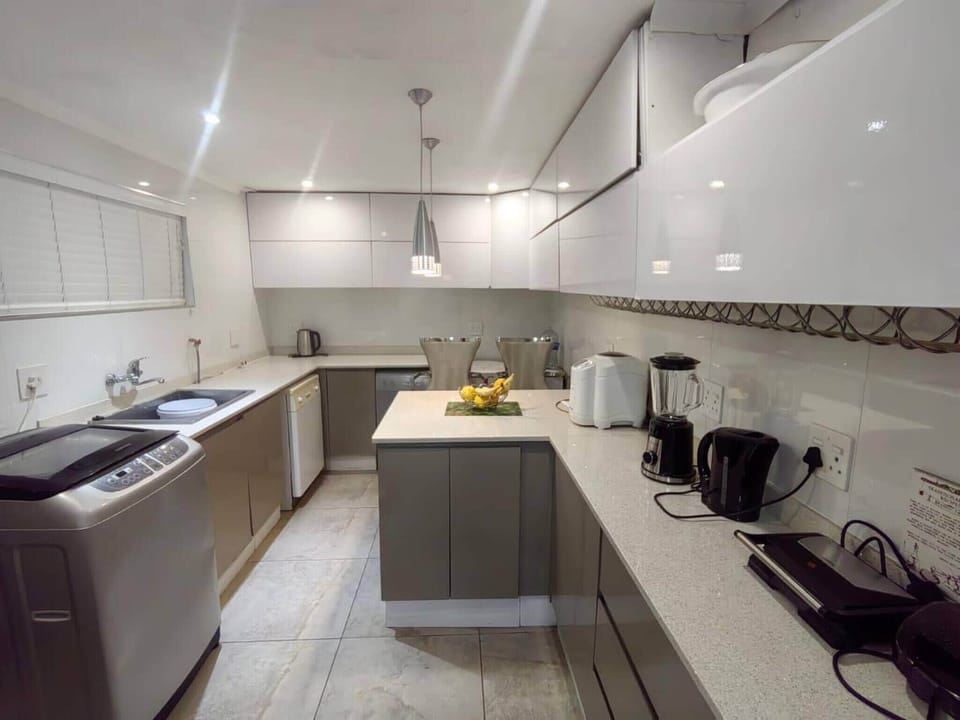 House, 3 Bedrooms, Accessible, Smoking | Interior