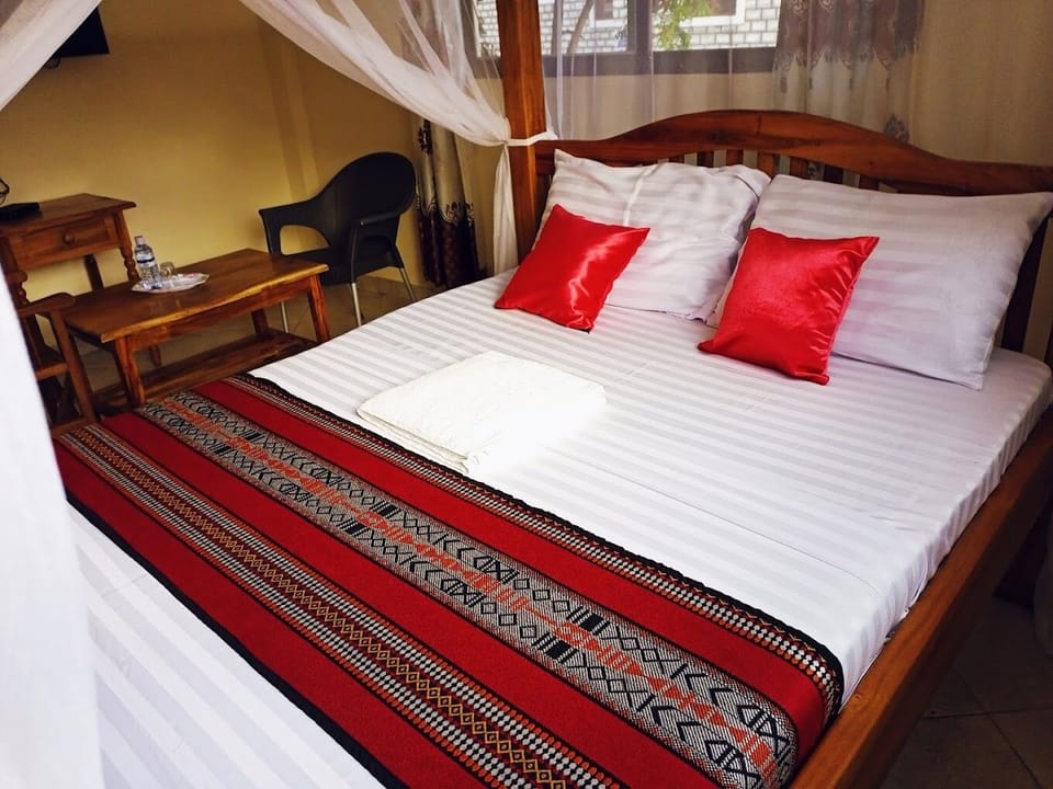 Deluxe Single Room | Individually decorated, individually furnished, free WiFi, bed sheets