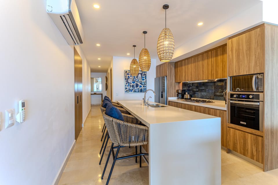 Condo - Image 11