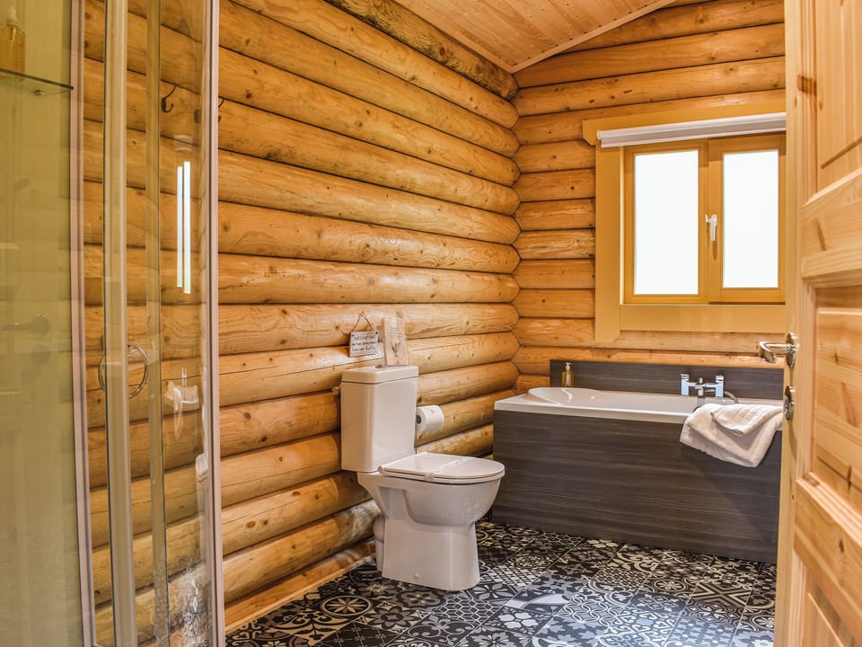 Bathroom | Arbeia Lodge - Vindomora Country Lodges, Ebchester, near Consett