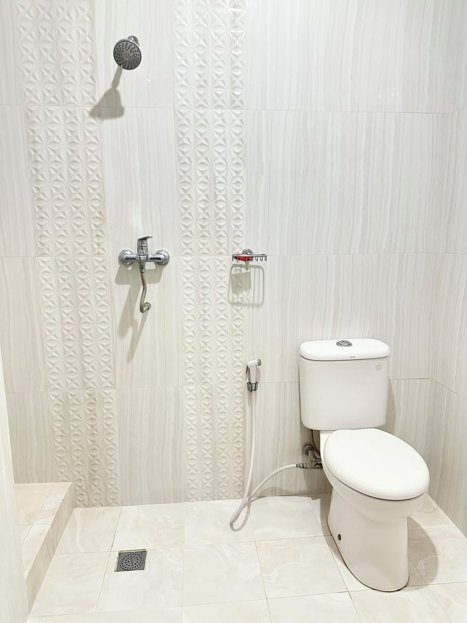 Standard Room | Bathroom | Shower, free toiletries, hair dryer, towels