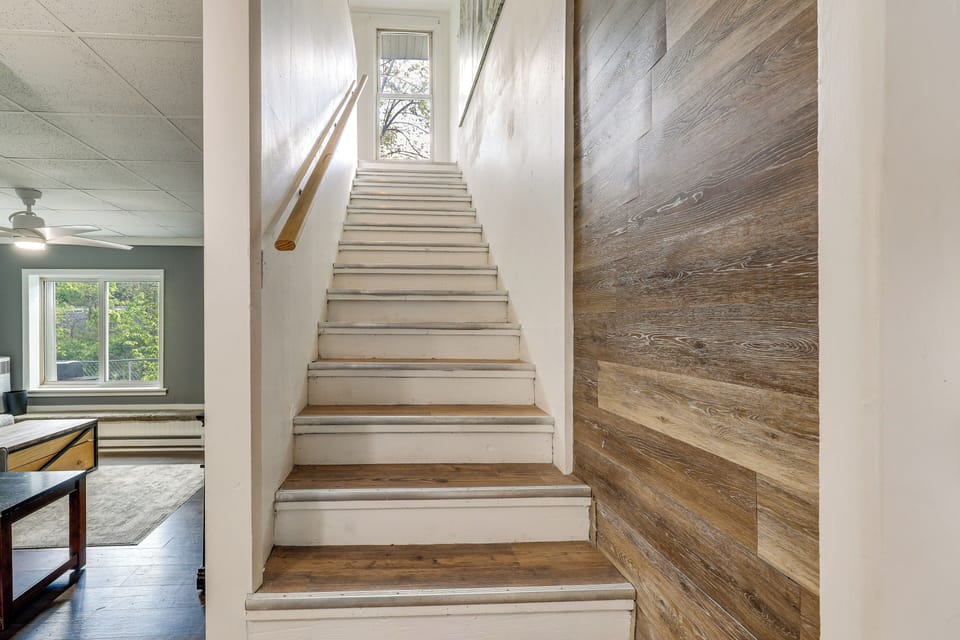 Stairs to 2nd Floor