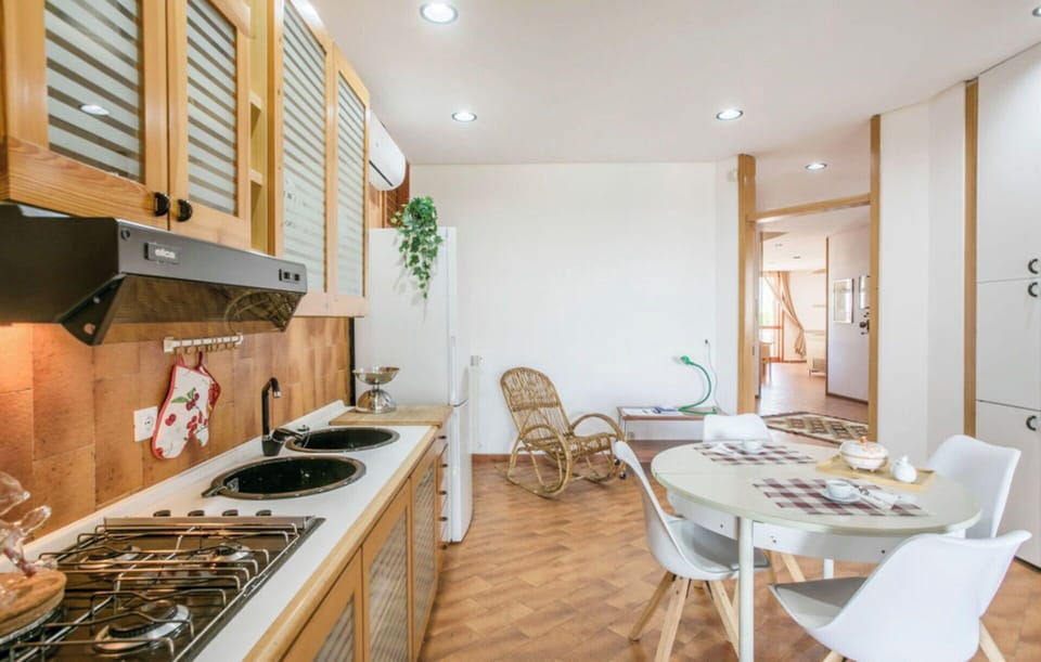 Autumn, Kitchen, Spring, Summer