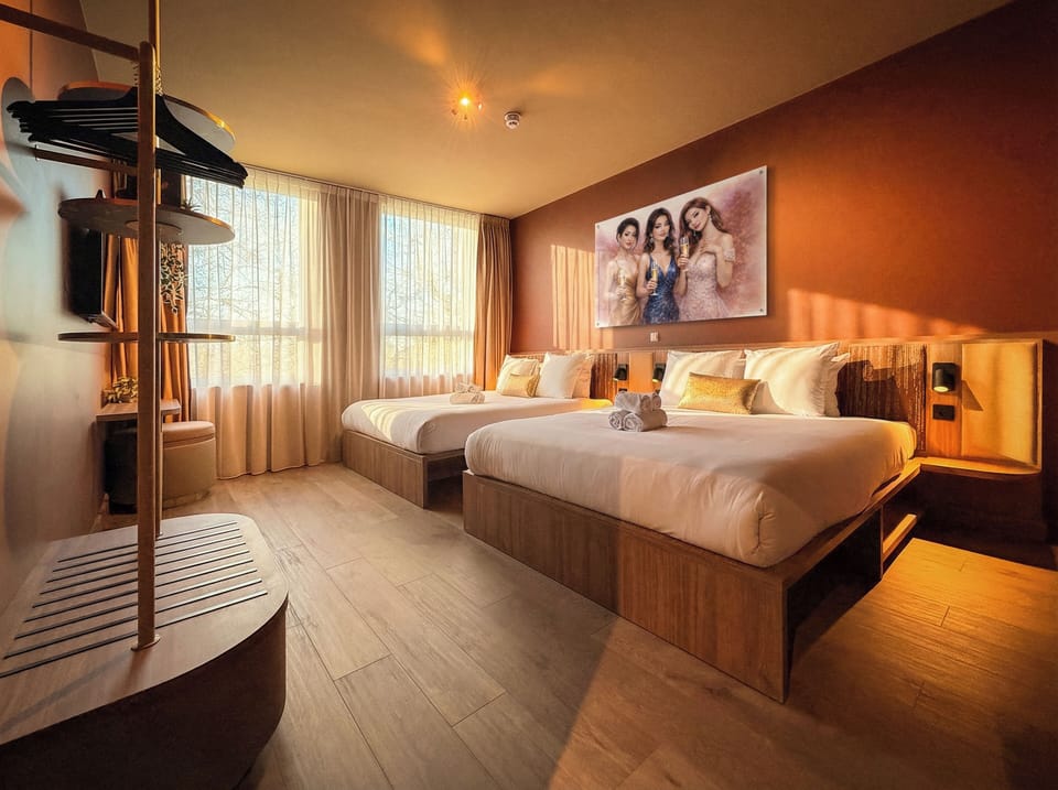 Family Quadruple Room | In-room safe, desk, blackout drapes, soundproofing