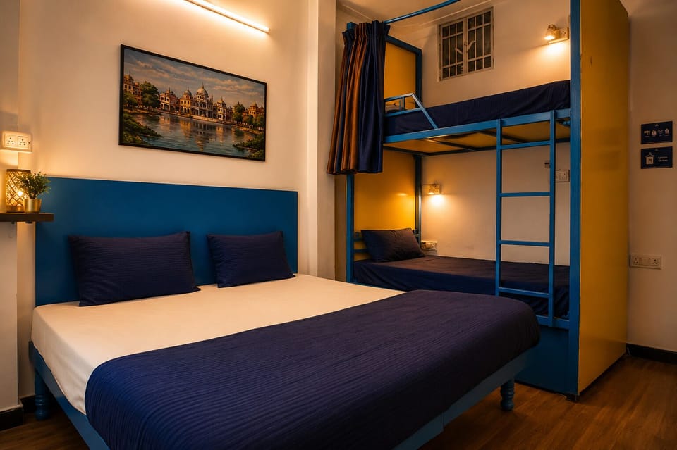 Deluxe Quadruple Room | Desk, laptop workspace, WiFi (free)