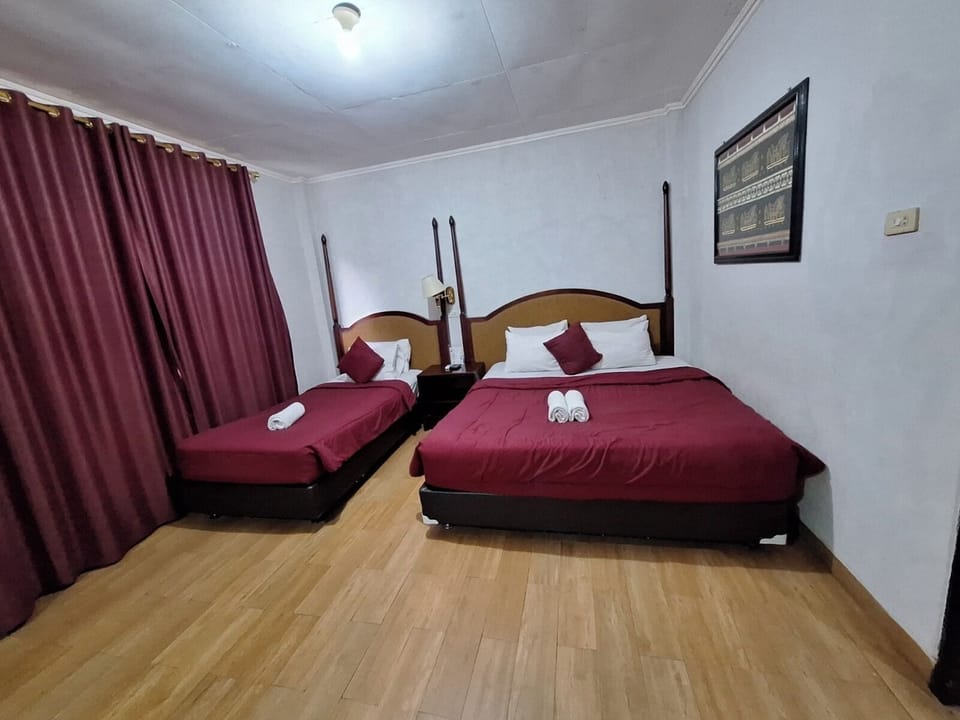 Desk, WiFi (free), bed sheets