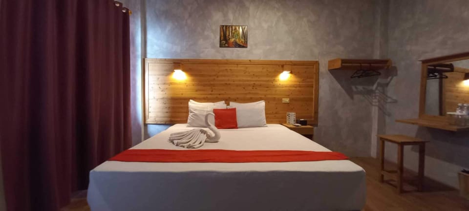Standard Double or Twin Room | Desk, WiFi (free), bed sheets