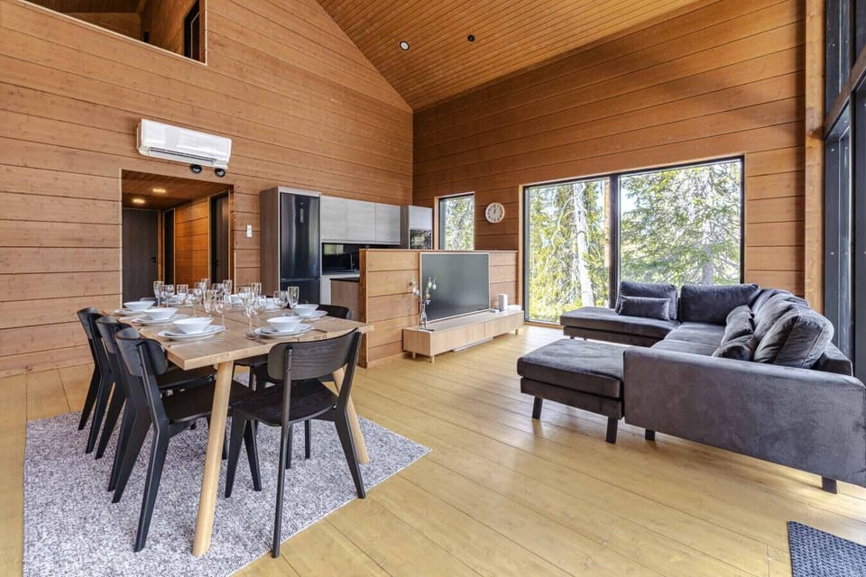 Stay cozy year-round with integrated climate control and a layout designed for effortless socializing between the lounge and kitchen. The seamless flow allows for relaxed evenings together after a day on the slopes.