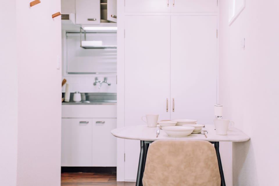 Apartment, Balcony | Private kitchen | Mini-fridge, microwave, stovetop, cookware/dishes/utensils