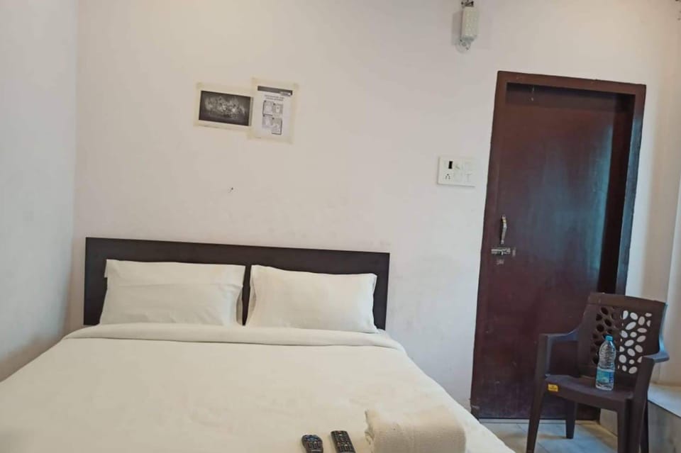 Deluxe Double Room, City View | Desk, free WiFi