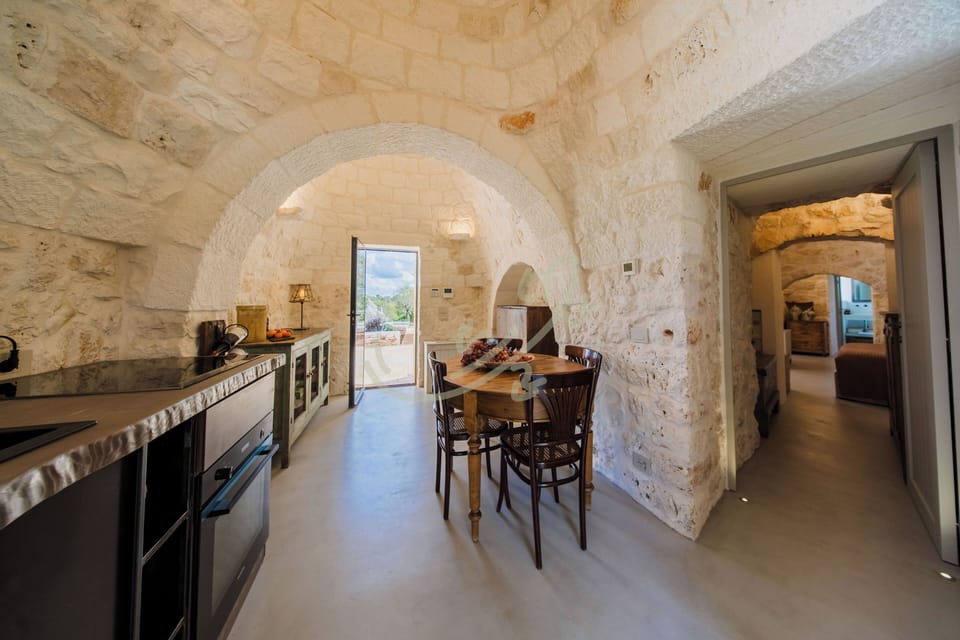 House (2 Bedrooms) | Private kitchenette | Microwave, oven, espresso maker, electric kettle