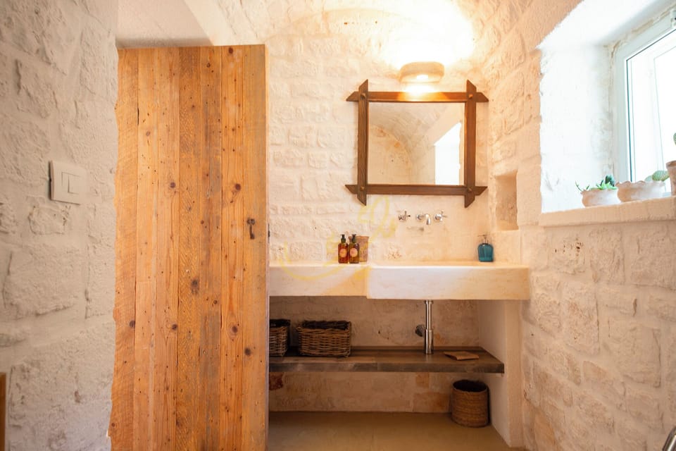 House (4 Bedrooms) | Bathroom | Shower, bidet