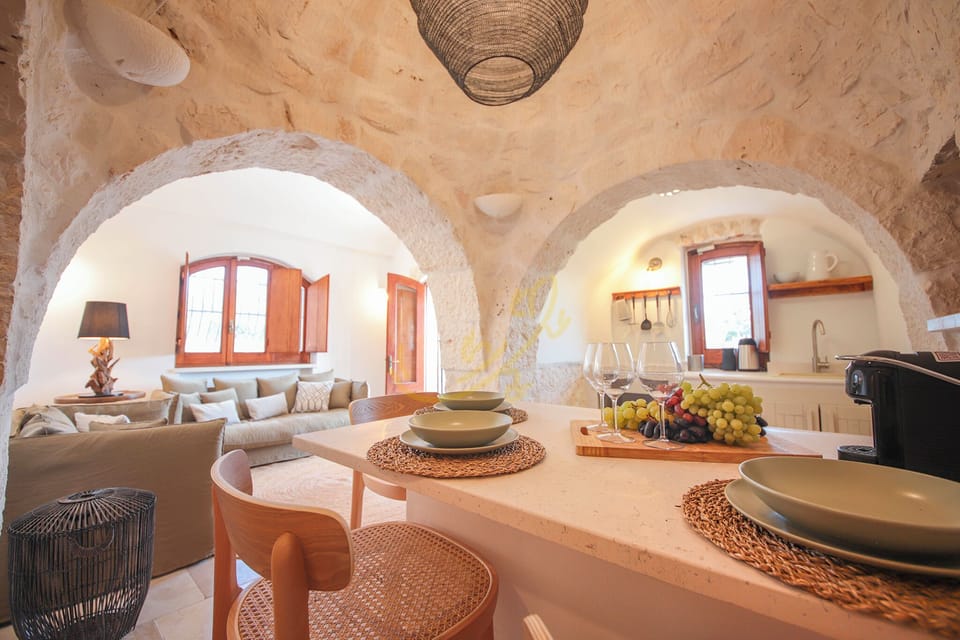 Villa (5 Bedrooms) | Living area | TV