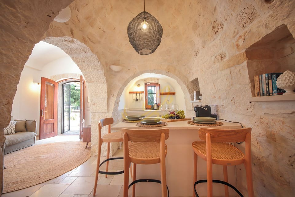 Villa (5 Bedrooms) | Living area | TV