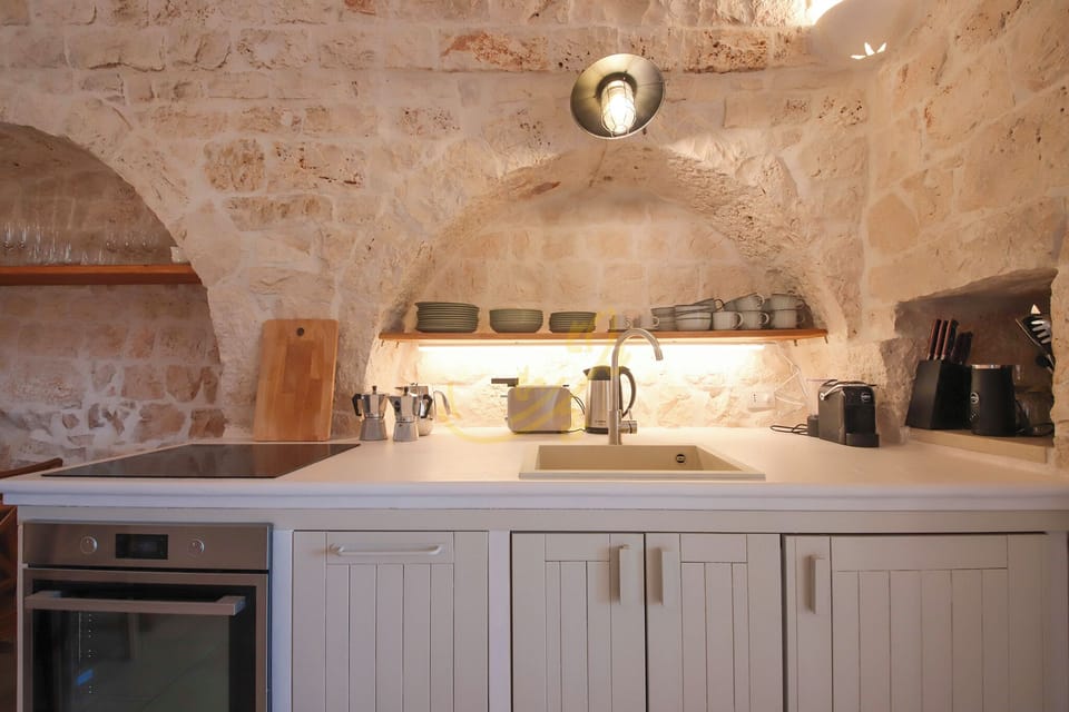 Villa (5 Bedrooms) | Private kitchen | Microwave, oven, espresso maker, electric kettle