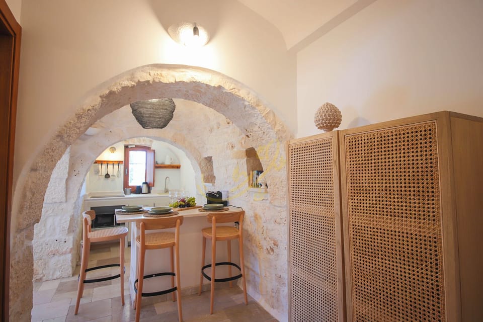 Villa (5 Bedrooms) | Living area | TV