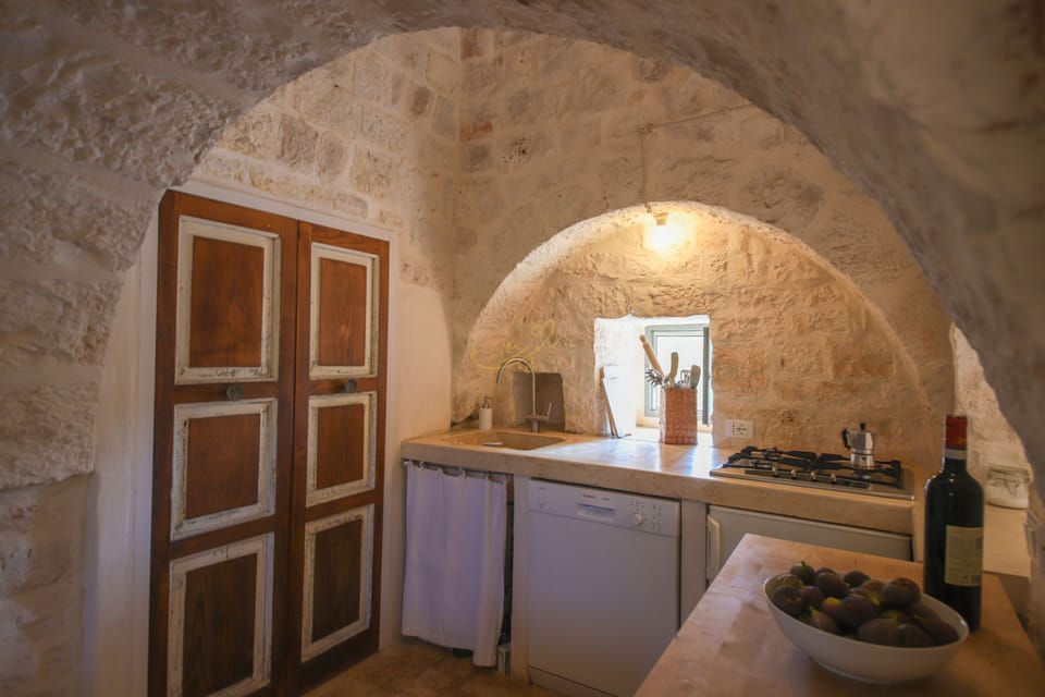 House (2 Bedrooms) | Private kitchen | Microwave, highchair