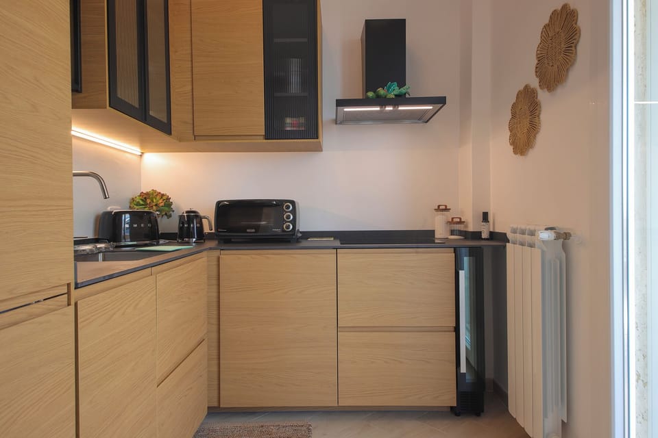 Apartment (2 Bedrooms) | Private kitchen | Microwave, stovetop, dishwasher, espresso maker