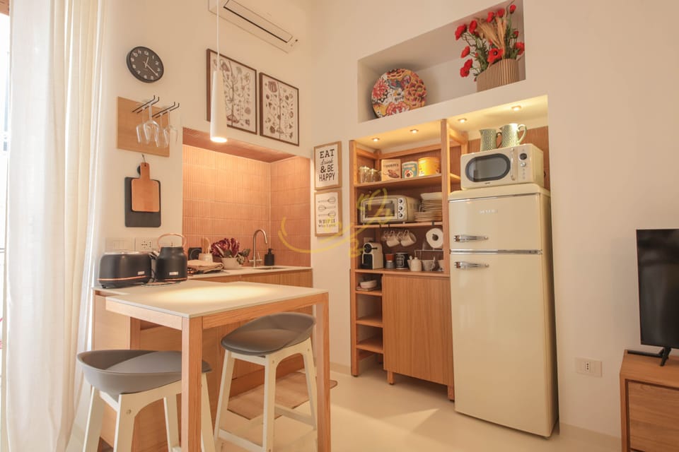Apartment (1 Bedroom) | Private kitchen | Microwave, oven, stovetop, dishwasher