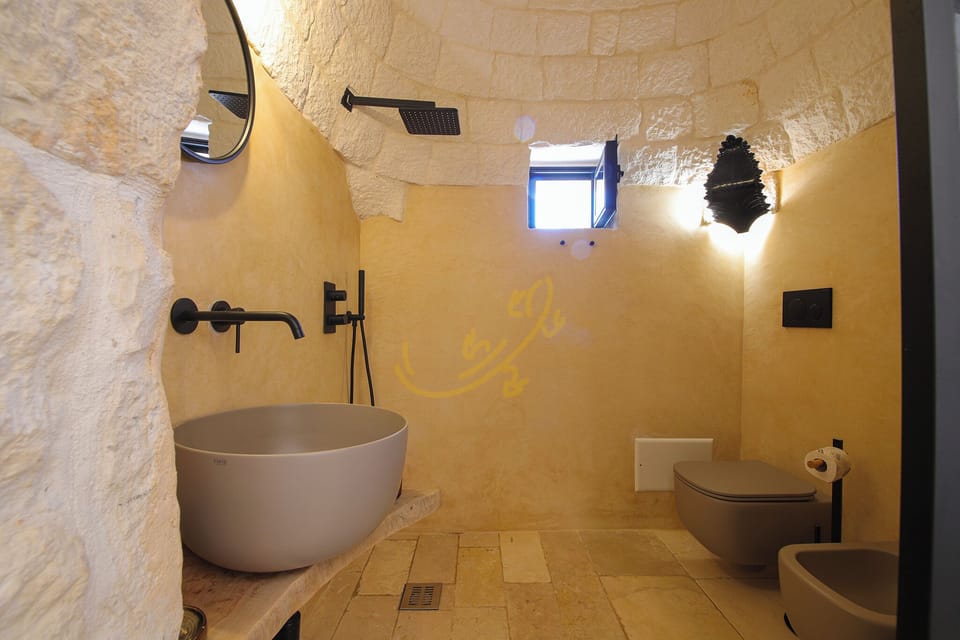 House (1 Bedroom) | Bathroom | Shower, bidet