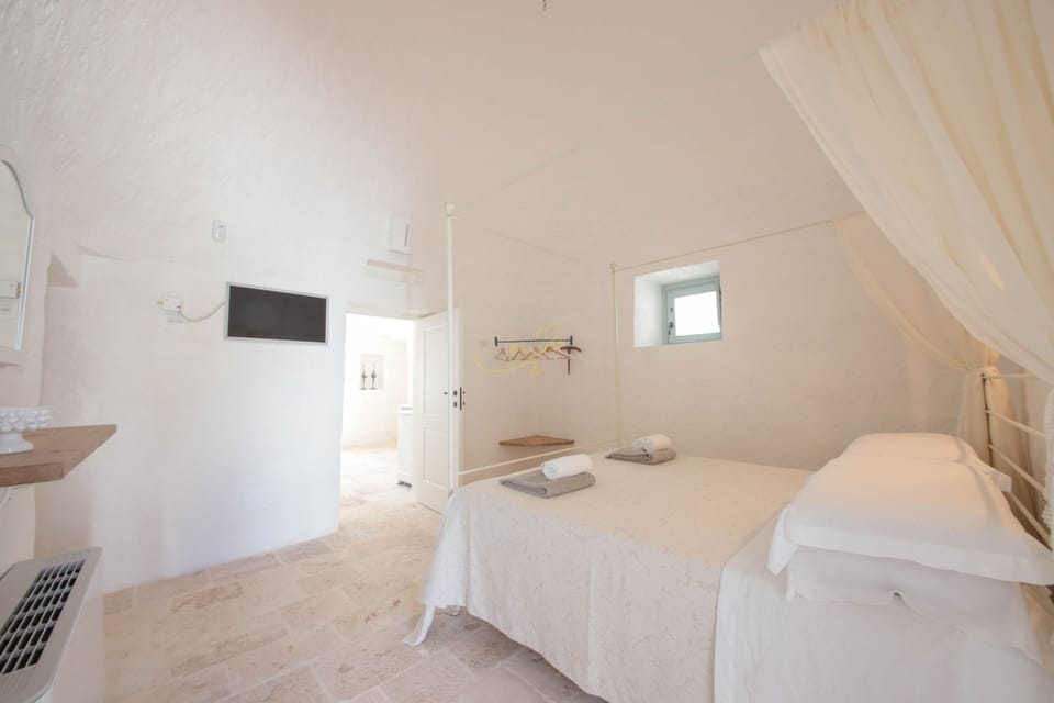 Villa (4 Bedrooms) | 4 bedrooms, cribs/infant beds, bed sheets