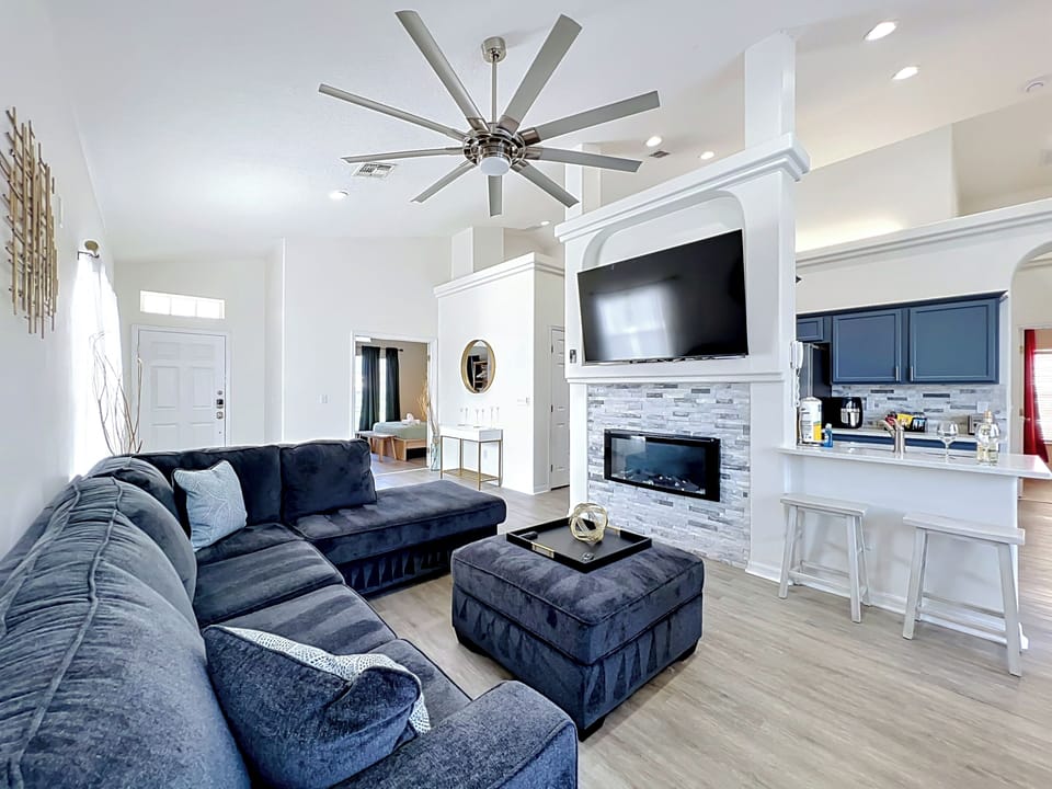 Large sectional sofa with plenty of seating for the whole group.