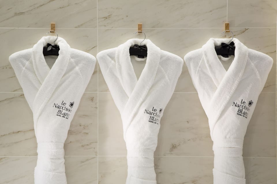Body treatments, deep-tissue massages, Swedish massages, body wraps