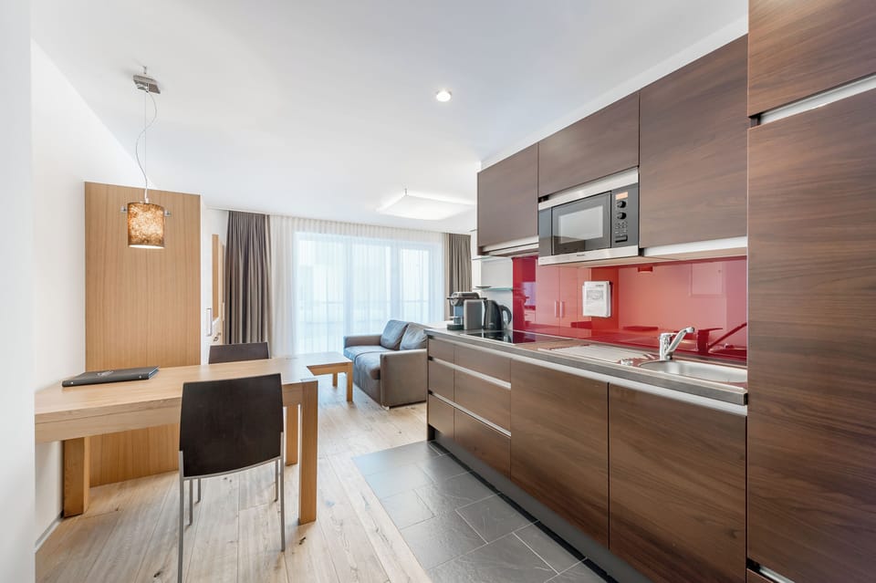 Comfort Apartment, Mountain View | Private kitchen | Electric kettle, highchair