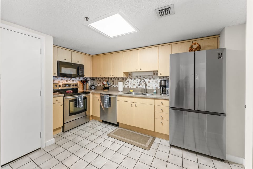 Well equipped Kitchen