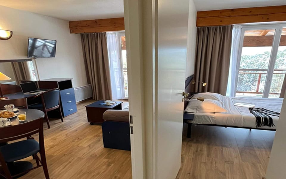 Apartment | 1 bedroom, bed sheets