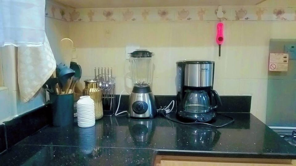Apartment, 2 Bedrooms, Accessible, Smoking | Interior