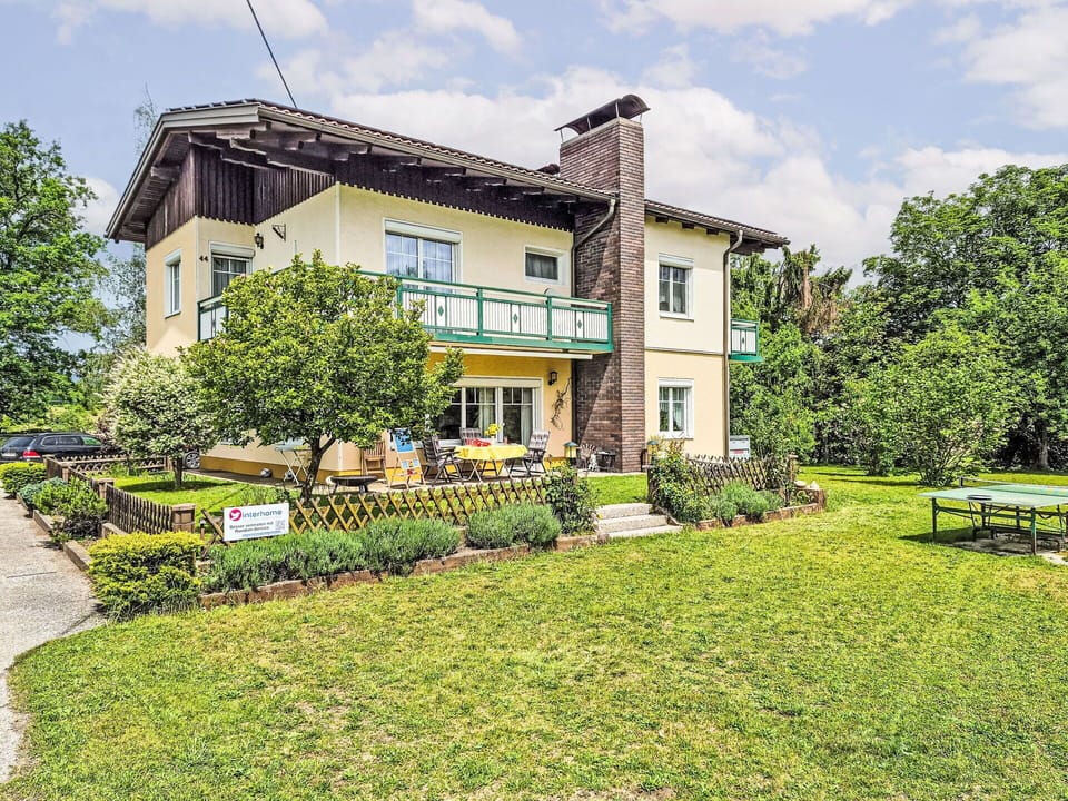 Building, House, Residential Area, Shrub, Home, Land Lot, Human Settlement, Cottage, Estate