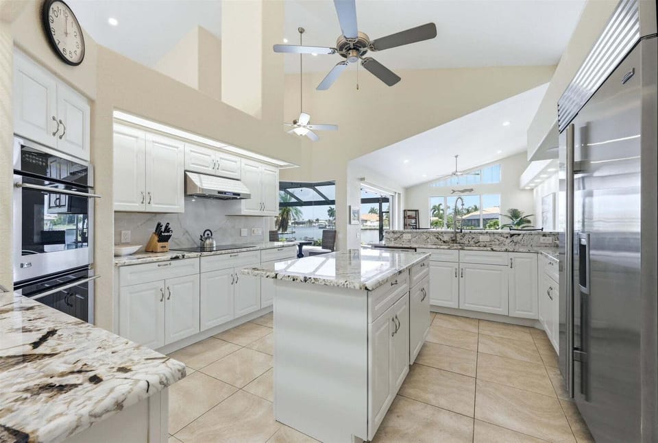 House, 3 Bedrooms | Private kitchen | Coffee/tea maker, fridge, oven, toaster